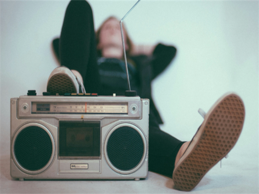 同样来自高要求家庭，为何一些人完美主义，一些人摆烂？